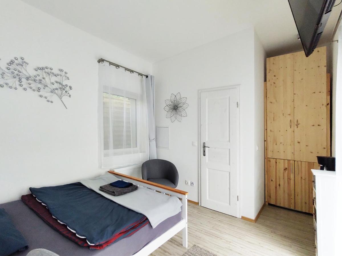 Schwanenburg Apartments Kolonie Rontgental Luaran gambar