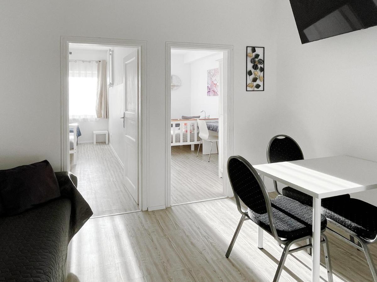 Schwanenburg Apartments Kolonie Rontgental Luaran gambar